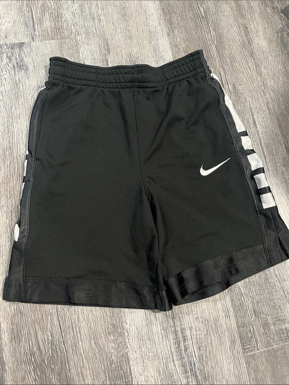 Nike Boys Performance Athletic Basketball Shorts | Black | Size Large